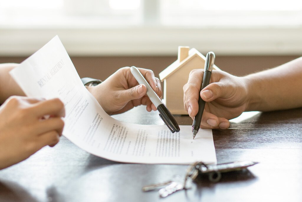 Qual a diferença entre locador e locatário: saiba as obrigatoriedades e funções de cada um