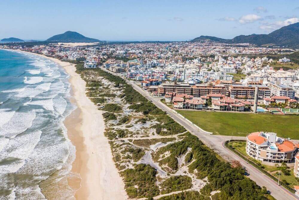 Praia dos Ingleses SC: saiba porque ela atrai tantos turistas e moradores e vai atrair você também!