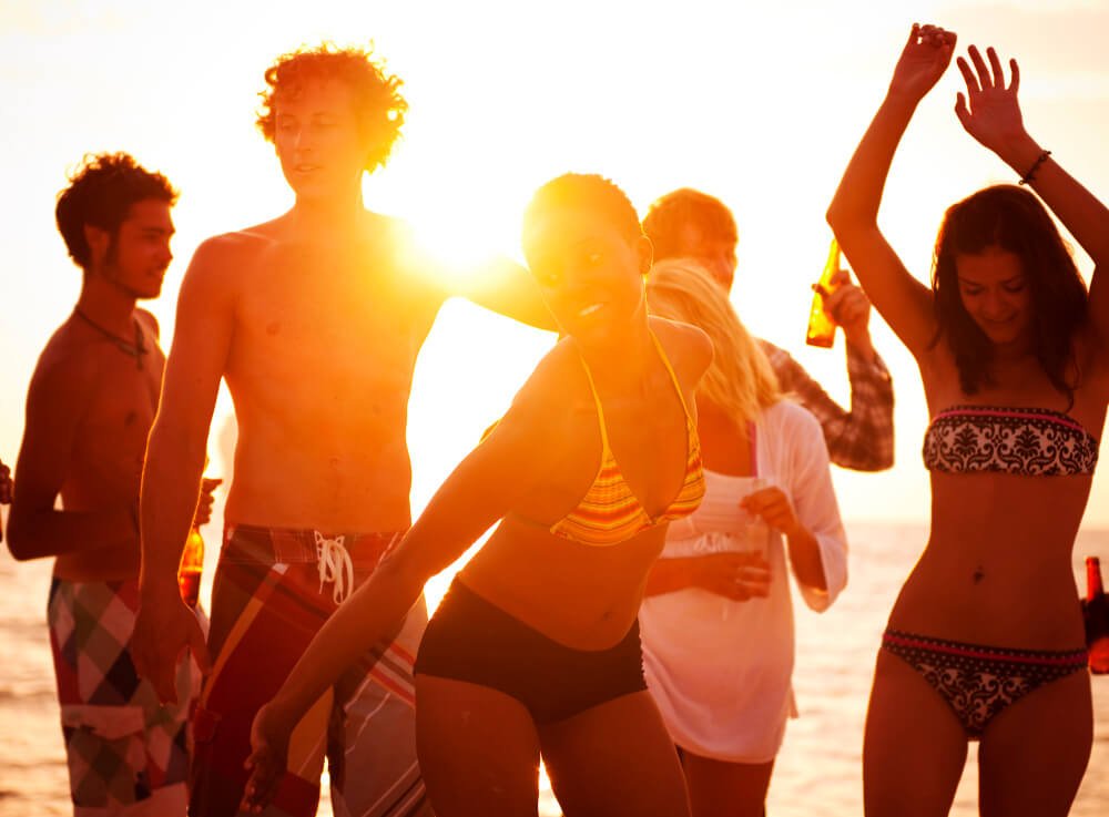 7 Beach Clubs em Florianópolis: Conheça o destino de diversos famosos no sul