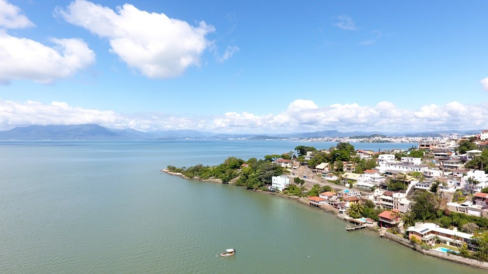 Saco dos Limões, Florianópolis: encanto e conveniência em uma localização excepcional!